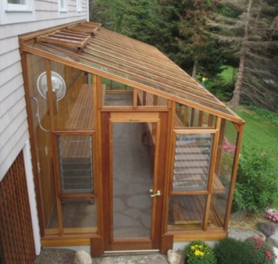 Deluxe lean-to Greenhouse at door end