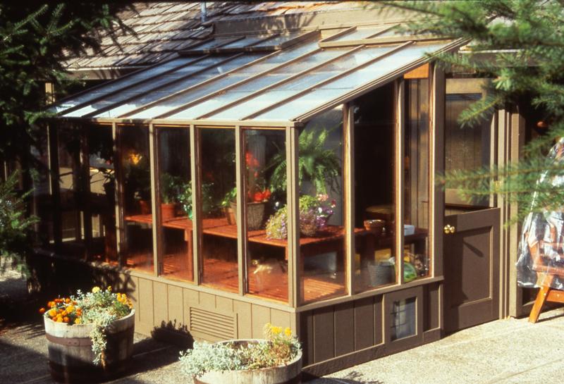 Garden sun room attached to the house
