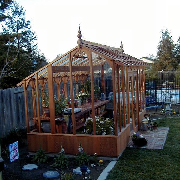 Asymmetrical greenhouse