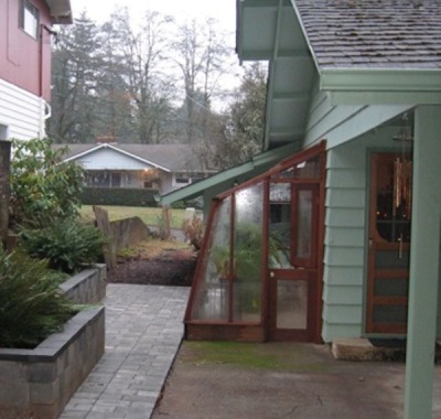 5 1/2' wide Solite Lean-to in Salem, Oregon with Dutch door