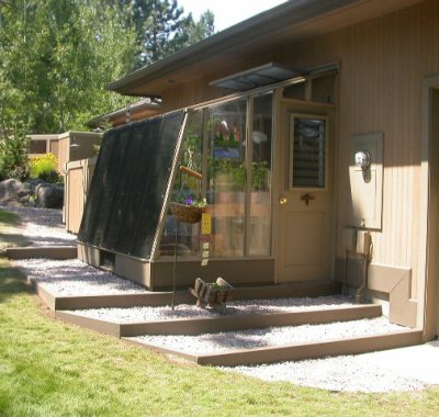 7 1/2'x9' Solite Lean-to greenhouse in Bend, OR