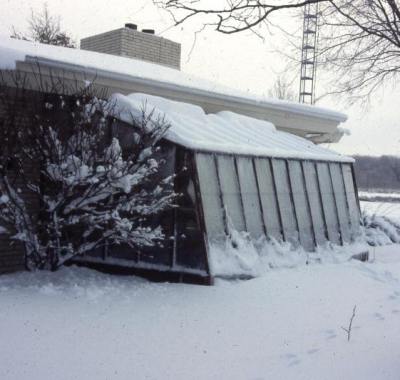 Solite Lean-to greenhouse in snow