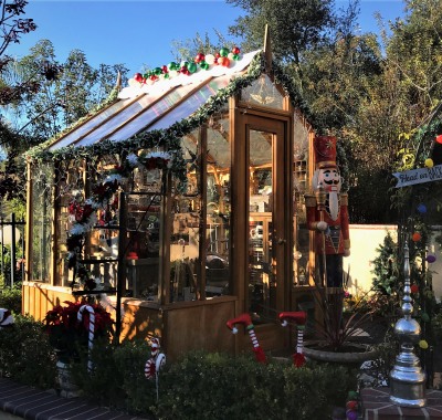 Trillium greenhouse in Christmas theme