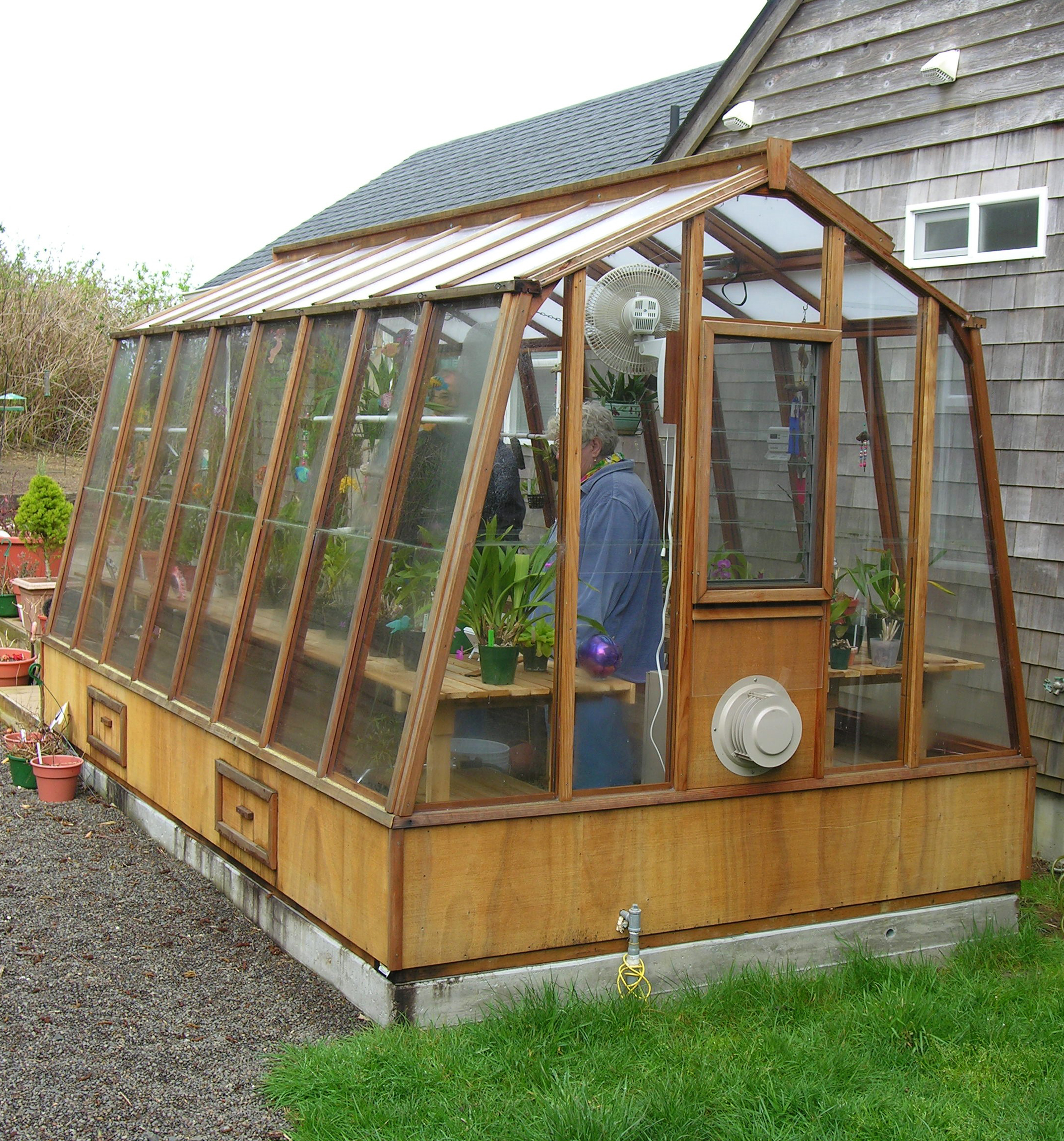 Sturdi-Built Greenhouse Solite