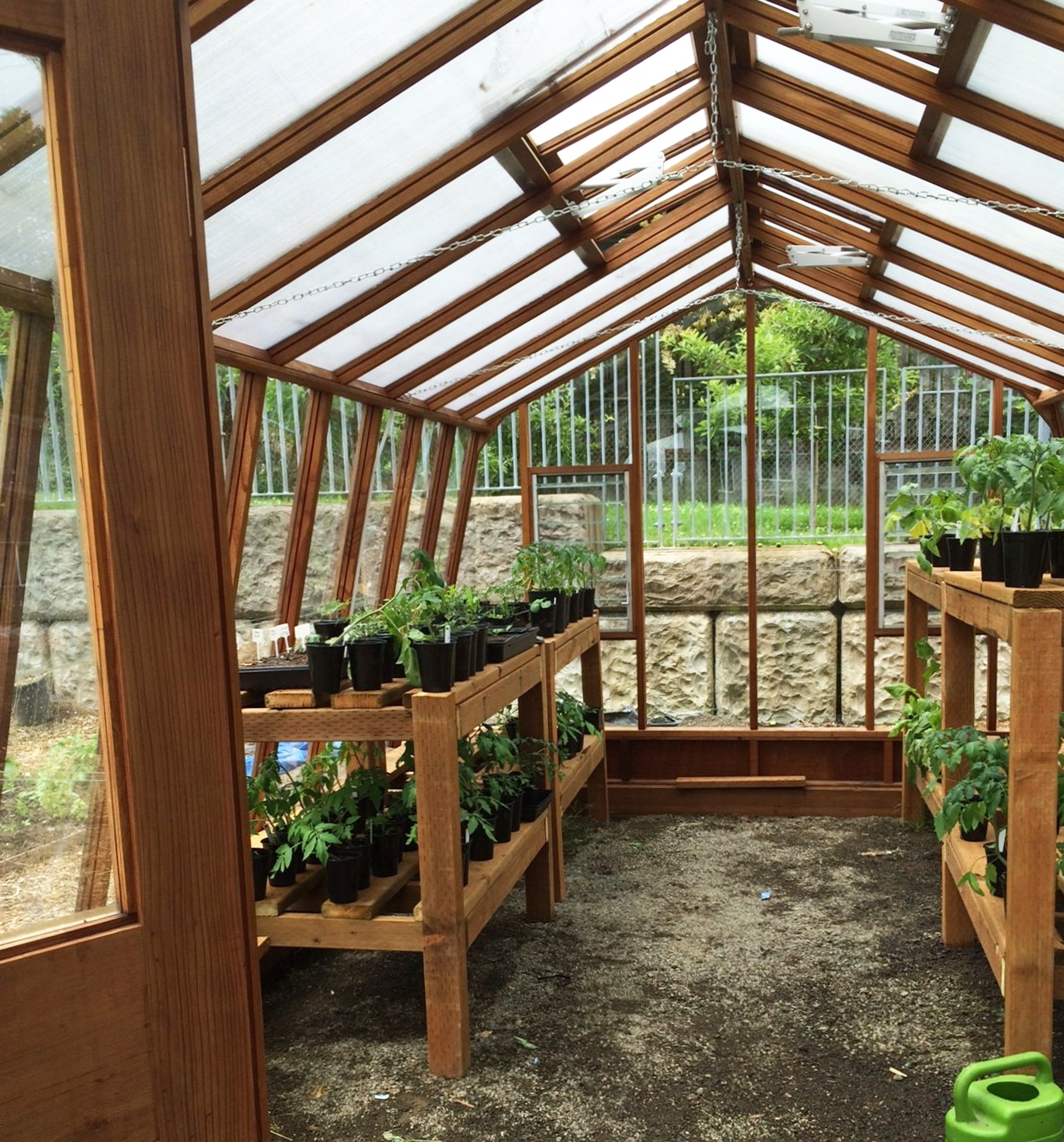 Sturdi-Built Greenhouse Solite